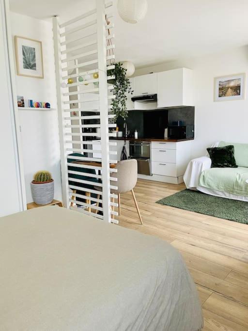 Studio Cosy Avec Terrasse Et Garage Saint-Laurent Du Var Limitrophe Nice 외부 사진